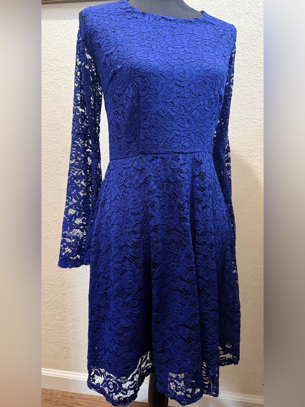 Elegant Blue Lace Long Sleeve Dress